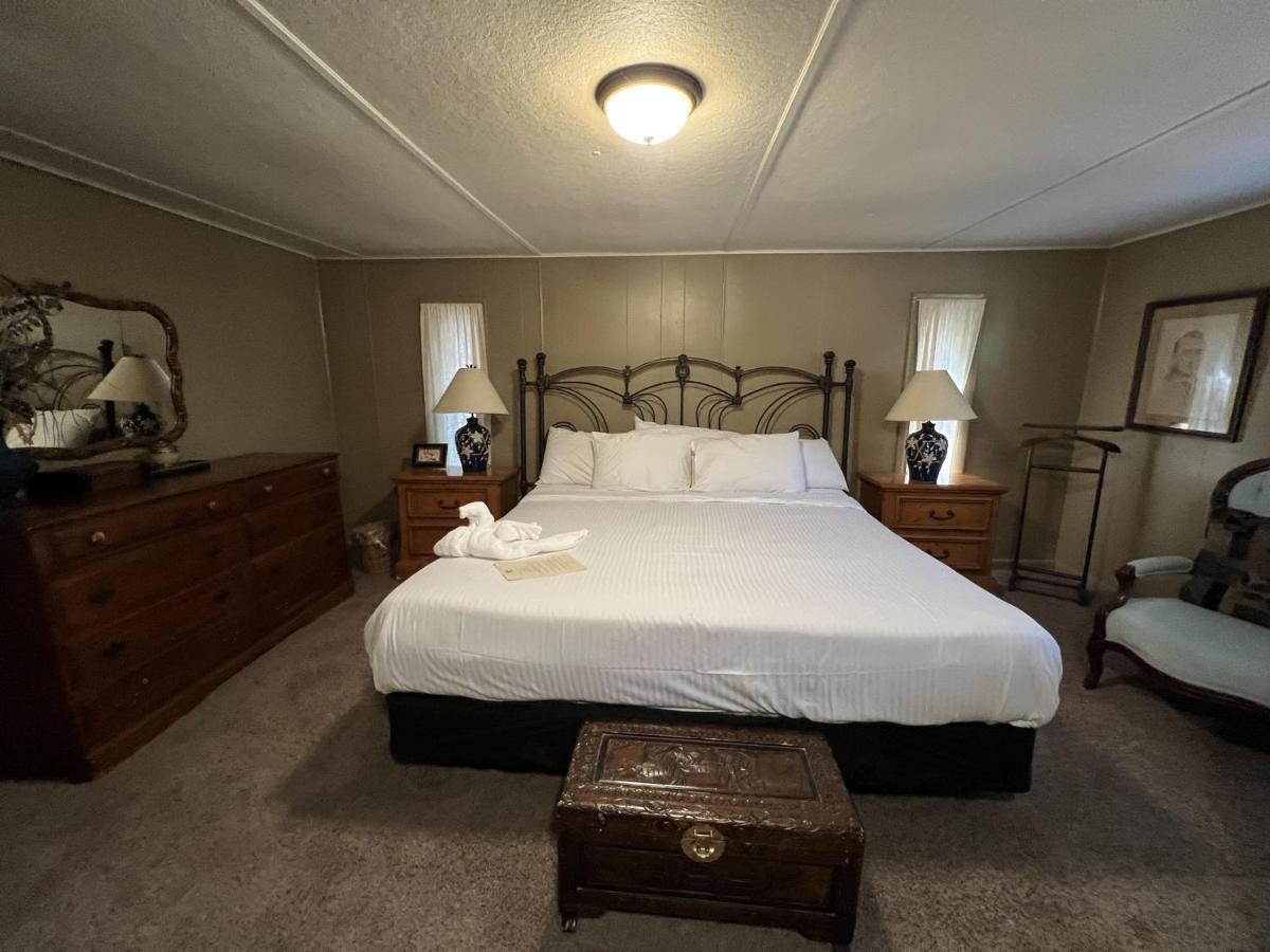 Harbor House, A Secluded Three Bedroom, Two Bath Home On The Lake Home Mount Ida Exterior foto
